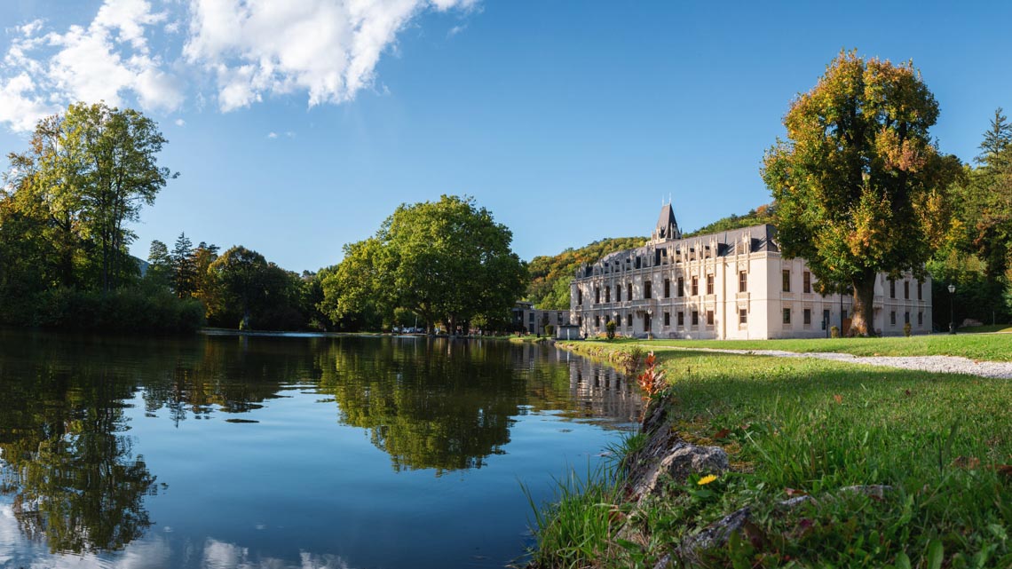 Schloss Hernstein in der Vorderansicht