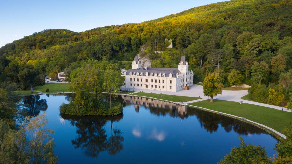 Schloss Hernstein - Herbstaufnahme